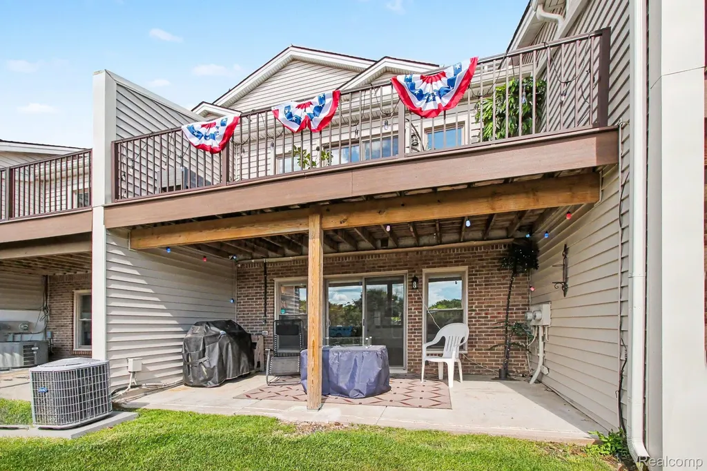 678 Summit Ridge Drive Milford Village MI 48381