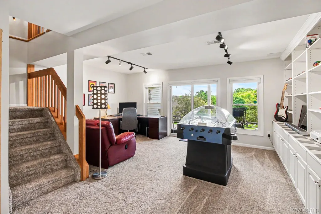678 Summit Ridge Drive Milford Village MI 48381