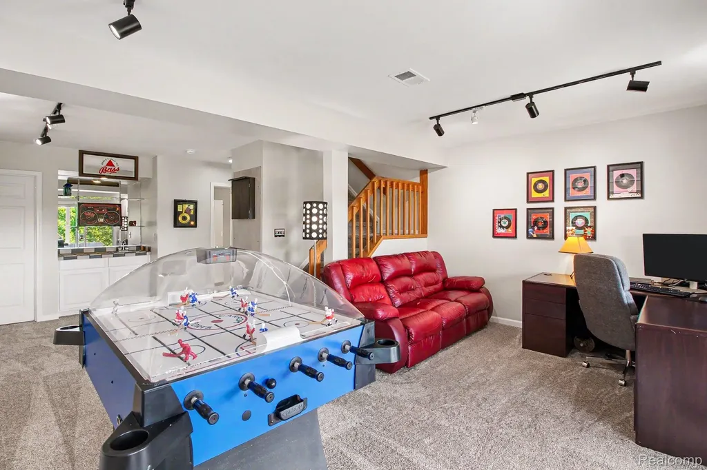 678 Summit Ridge Drive Milford Village MI 48381