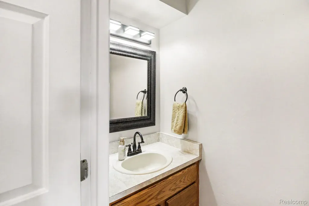 678 Summit Ridge Drive Milford Village MI 48381