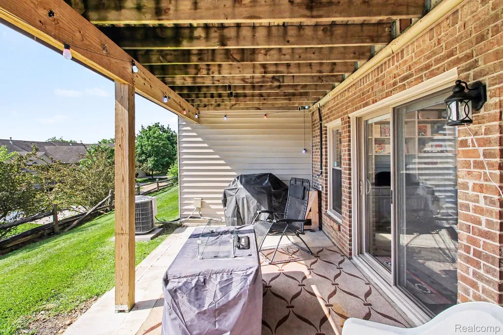 678 Summit Ridge Drive Milford Village MI 48381