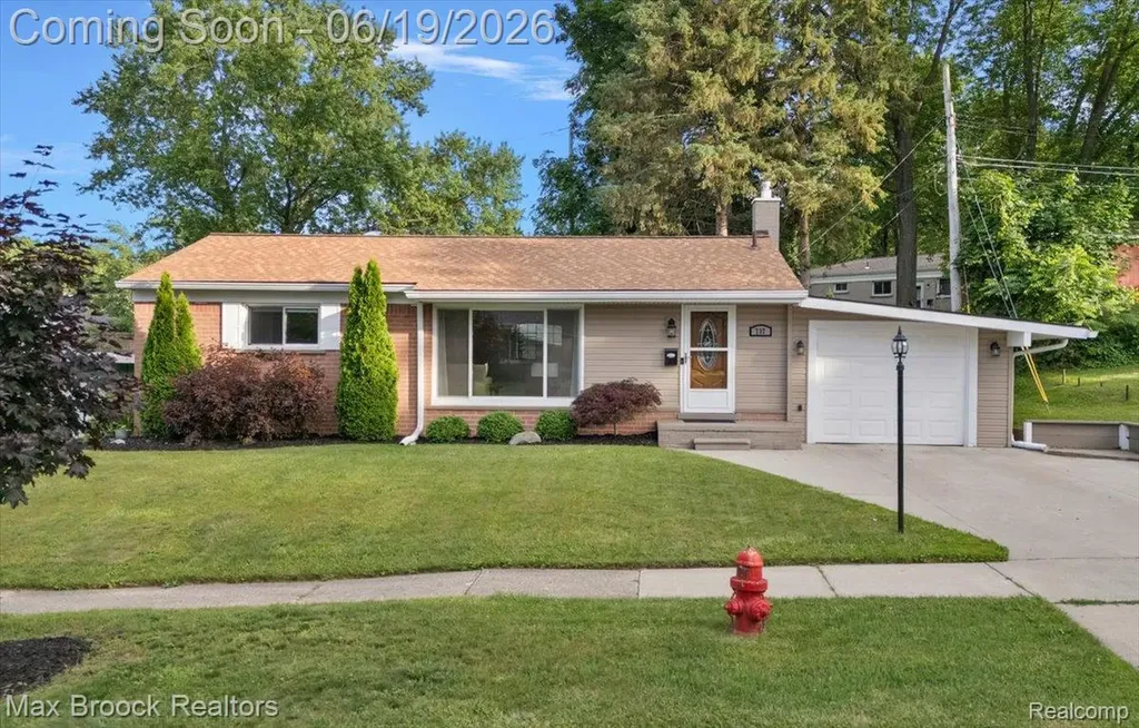 737 Panorama Drive Milford Village MI 48381