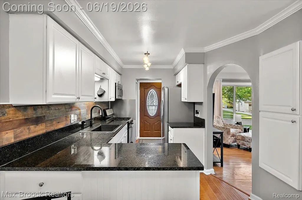 737 Panorama Drive Milford Village MI 48381