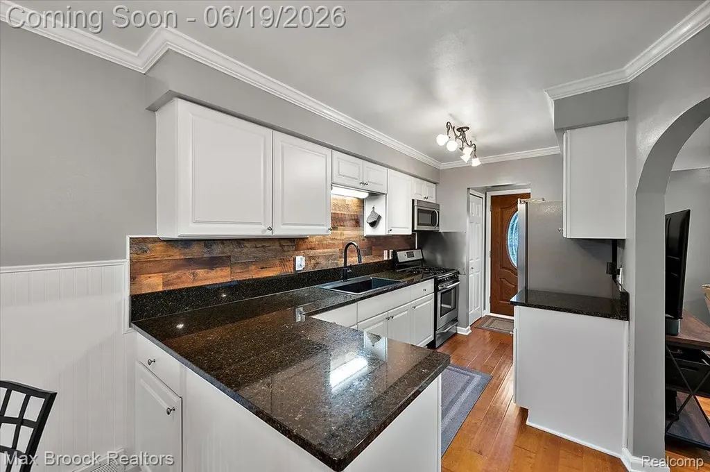 737 Panorama Drive Milford Village MI 48381