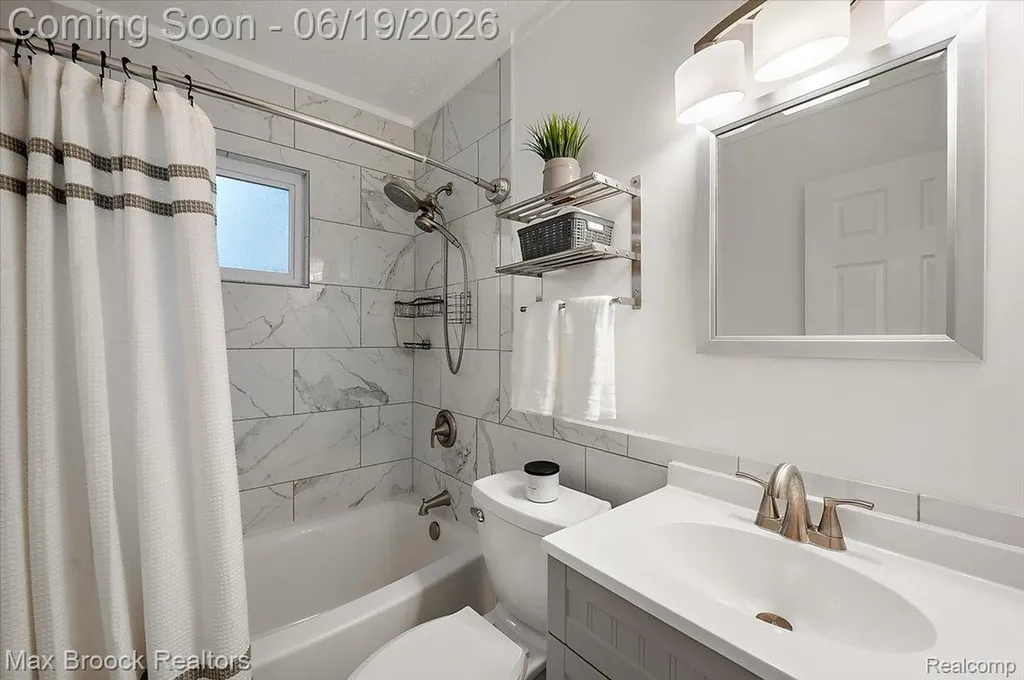 737 Panorama Drive Milford Village MI 48381