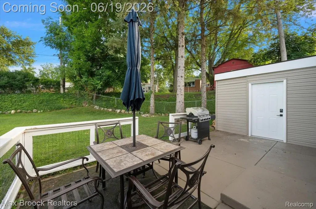 737 Panorama Drive Milford Village MI 48381