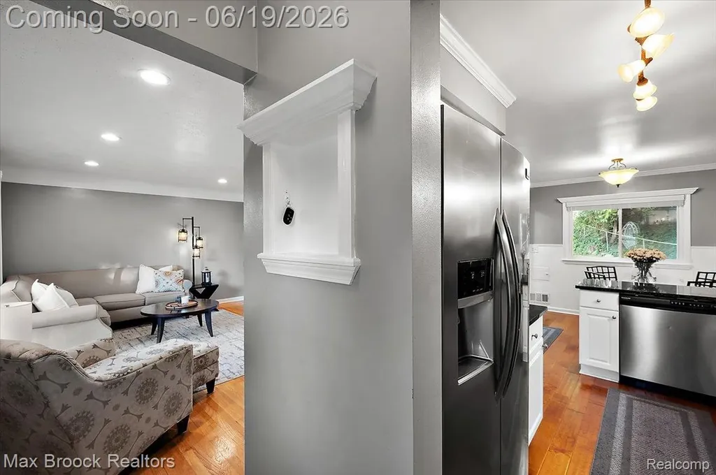 737 Panorama Drive Milford Village MI 48381