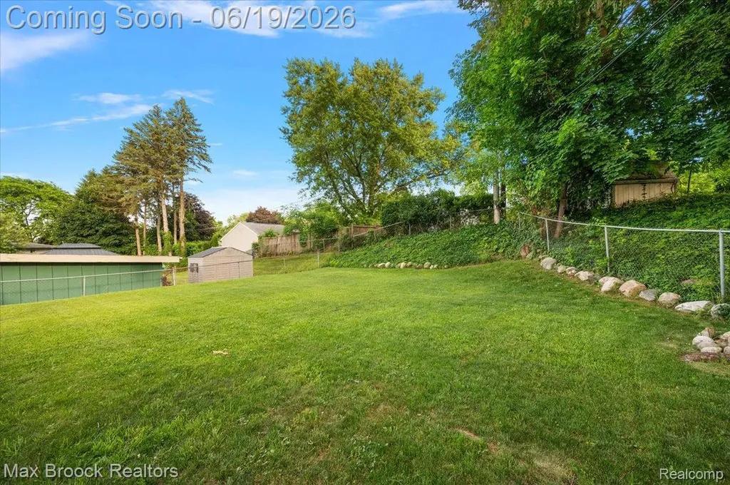 737 Panorama Drive Milford Village MI 48381
