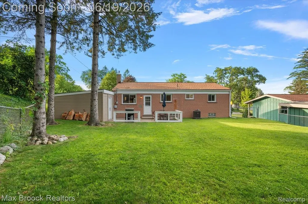 737 Panorama Drive Milford Village MI 48381