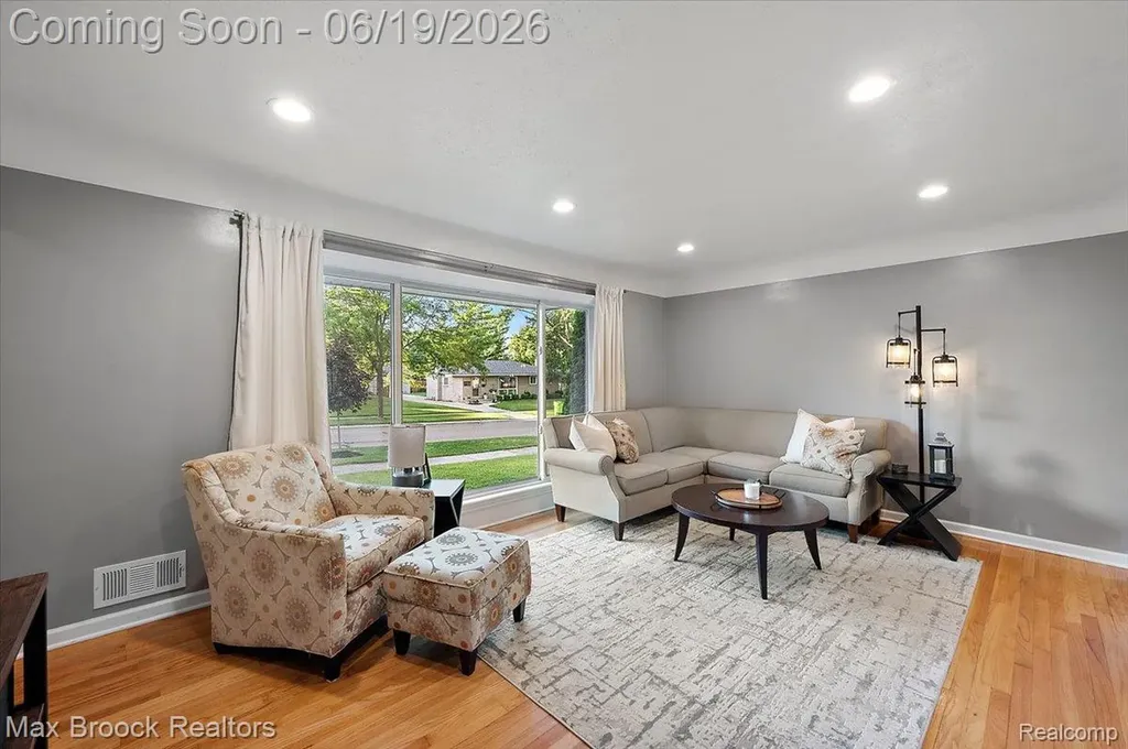 737 Panorama Drive Milford Village MI 48381