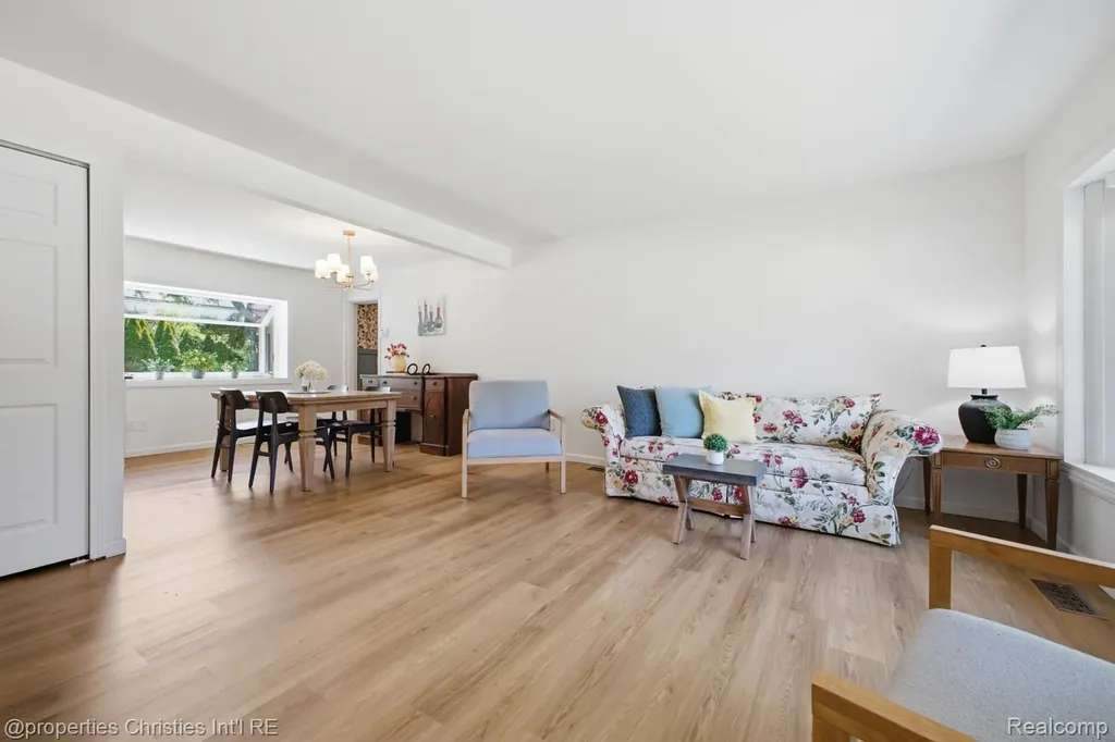 2805 Pinto Drive Commerce Charter Township MI 48382
