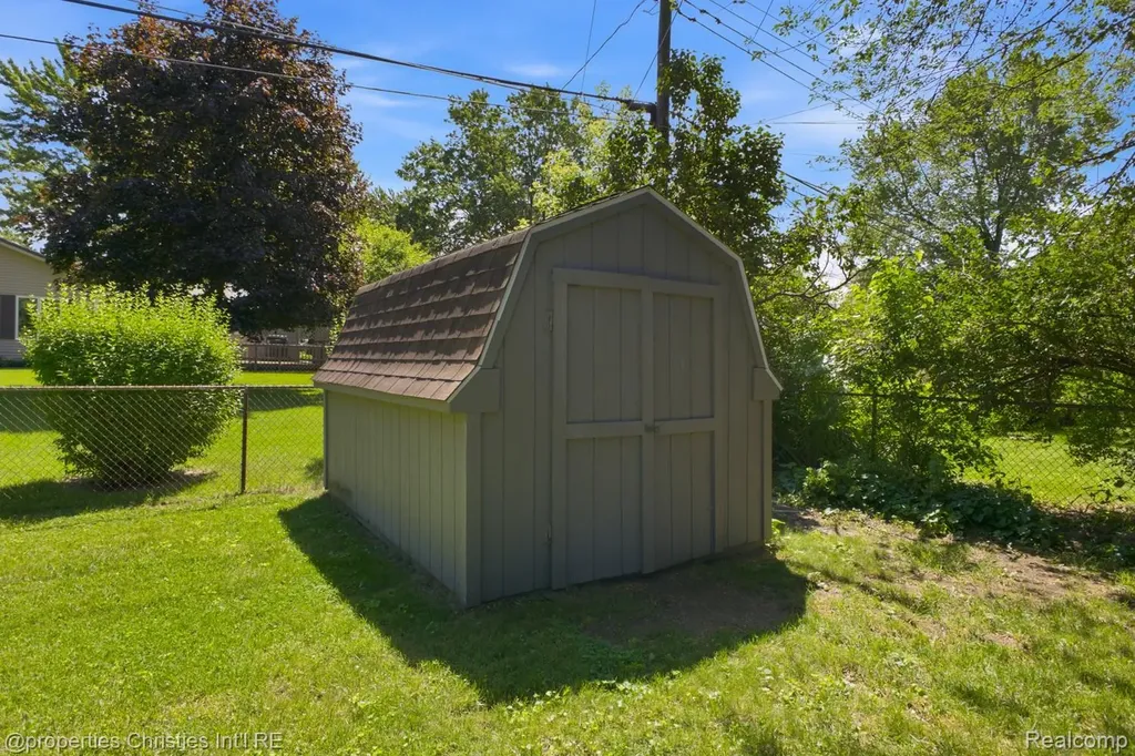 2805 Pinto Drive Commerce Charter Township MI 48382