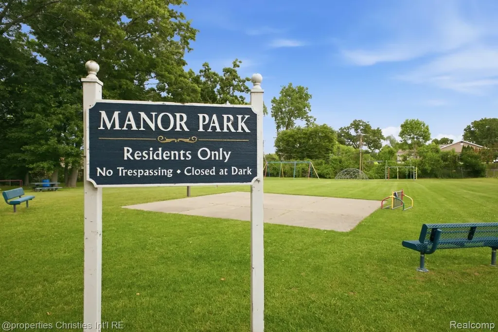 2805 Pinto Drive Commerce Charter Township MI 48382