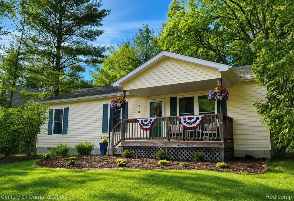 318 Elm Avenue Roscommon Village MI 48653