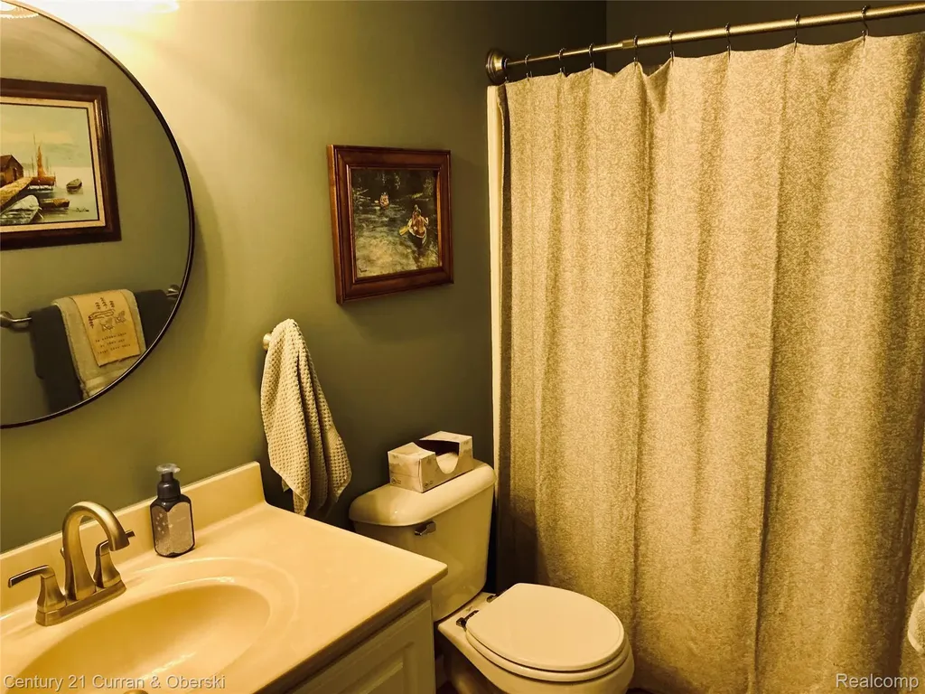 318 Elm Avenue Roscommon Village MI 48653
