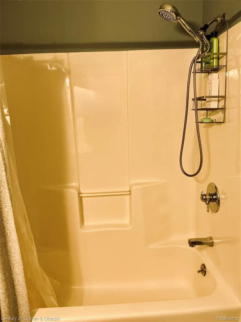 318 Elm Avenue Roscommon Village MI 48653