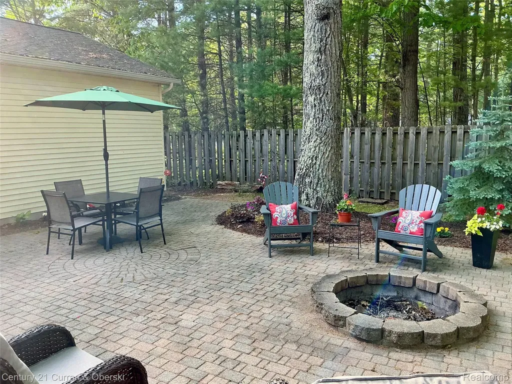 318 Elm Avenue Roscommon Village MI 48653