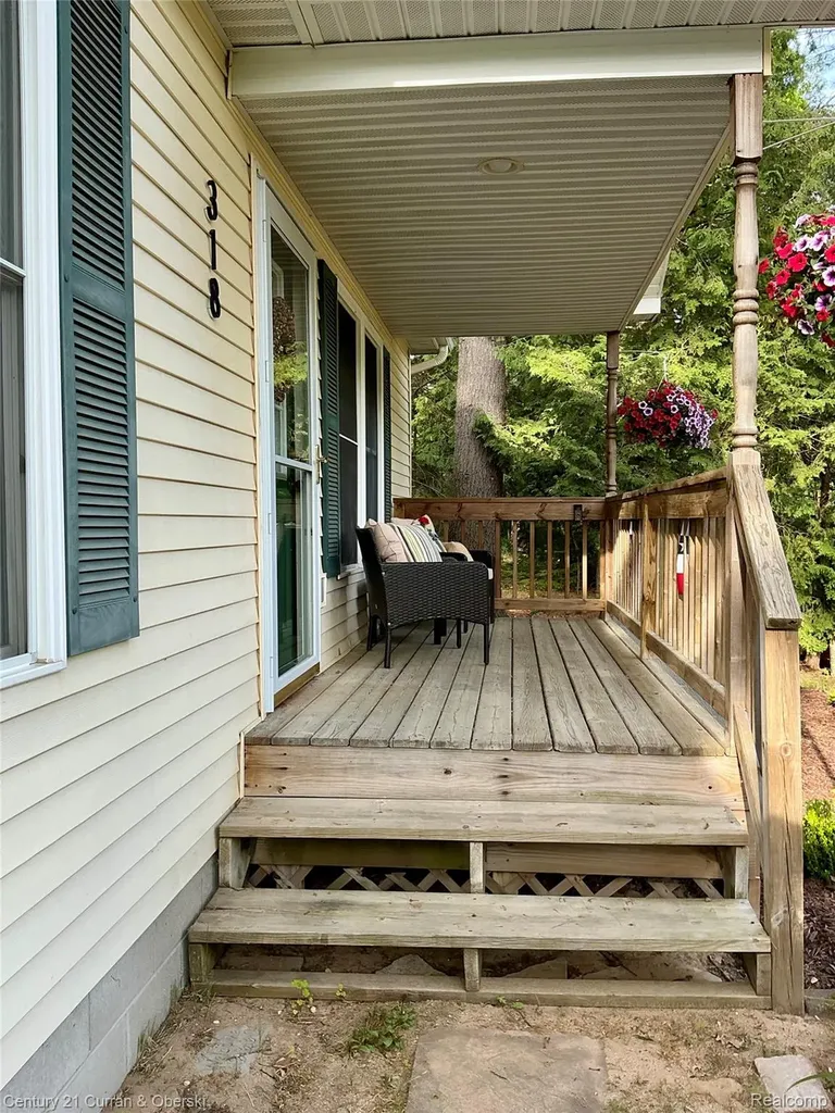 318 Elm Avenue Roscommon Village MI 48653