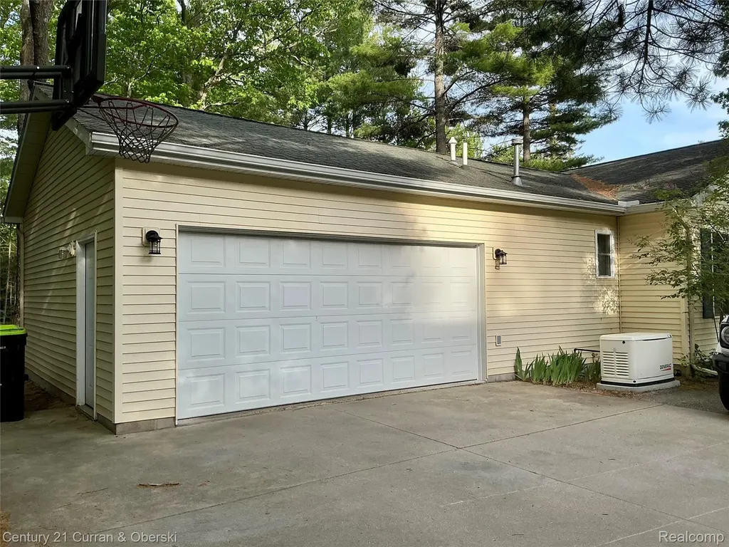 318 Elm Avenue Roscommon Village MI 48653