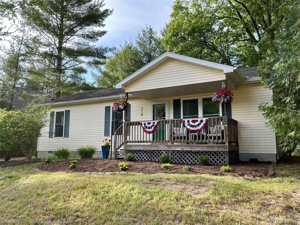318 Elm Avenue Roscommon Village MI 48653