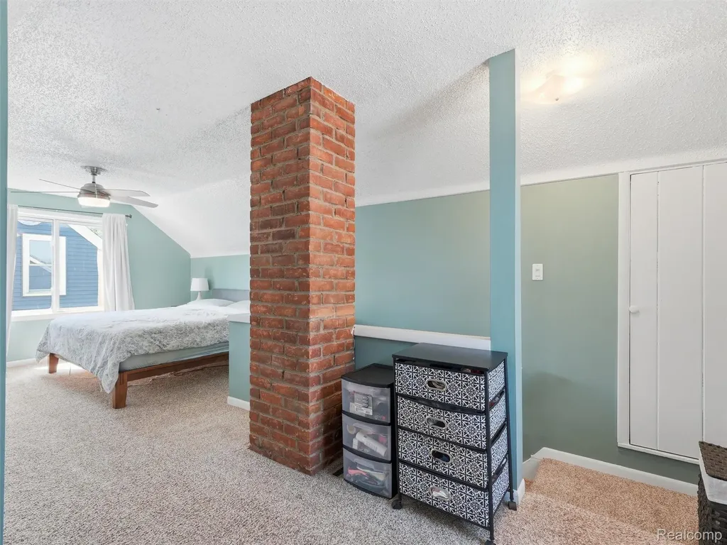 433 Dewey Street Royal Oak City MI 48067