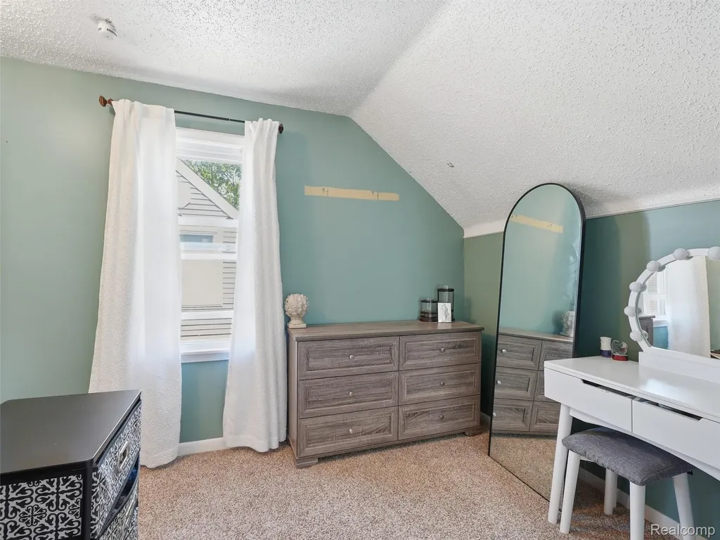 433 Dewey Street Royal Oak City MI 48067