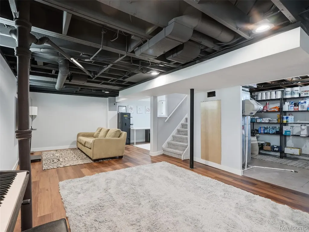433 Dewey Street Royal Oak City MI 48067