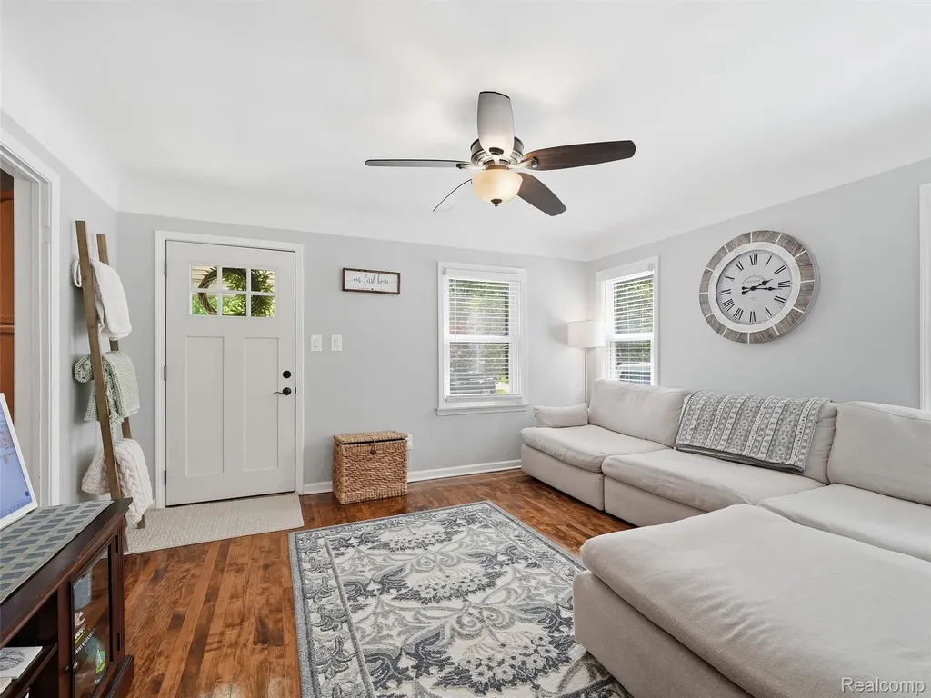 433 Dewey Street Royal Oak City MI 48067