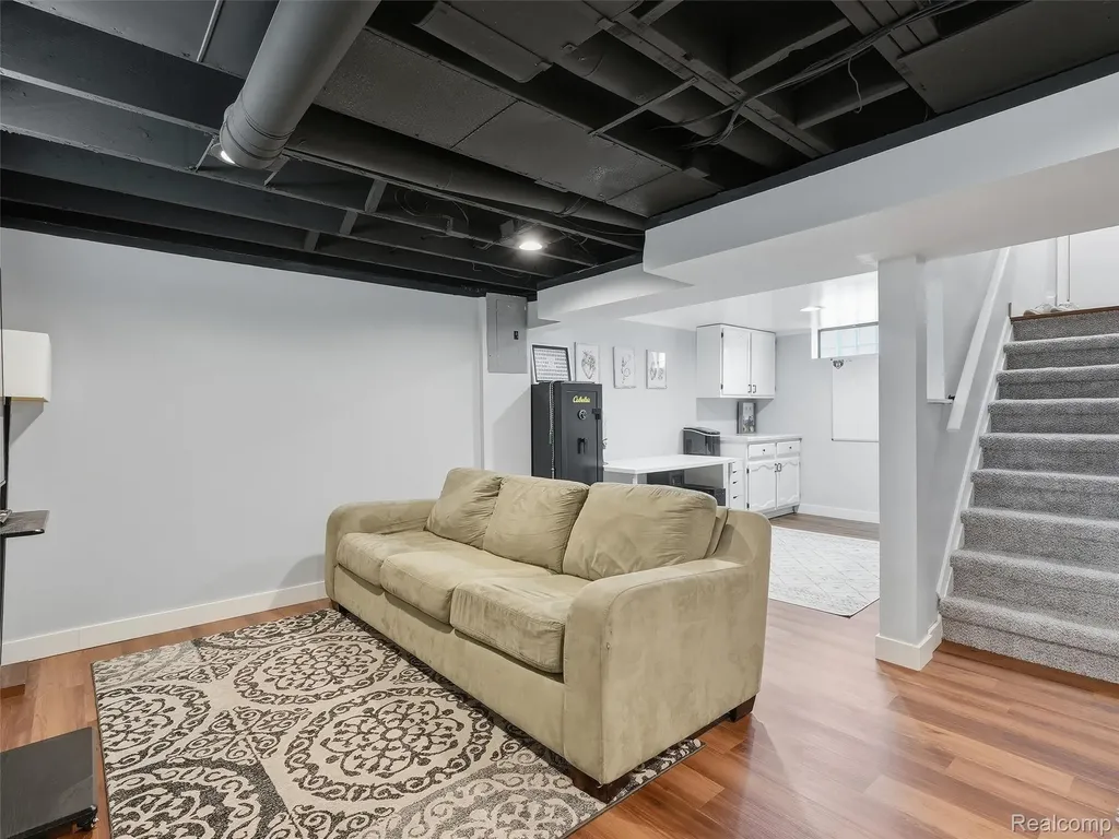 433 Dewey Street Royal Oak City MI 48067
