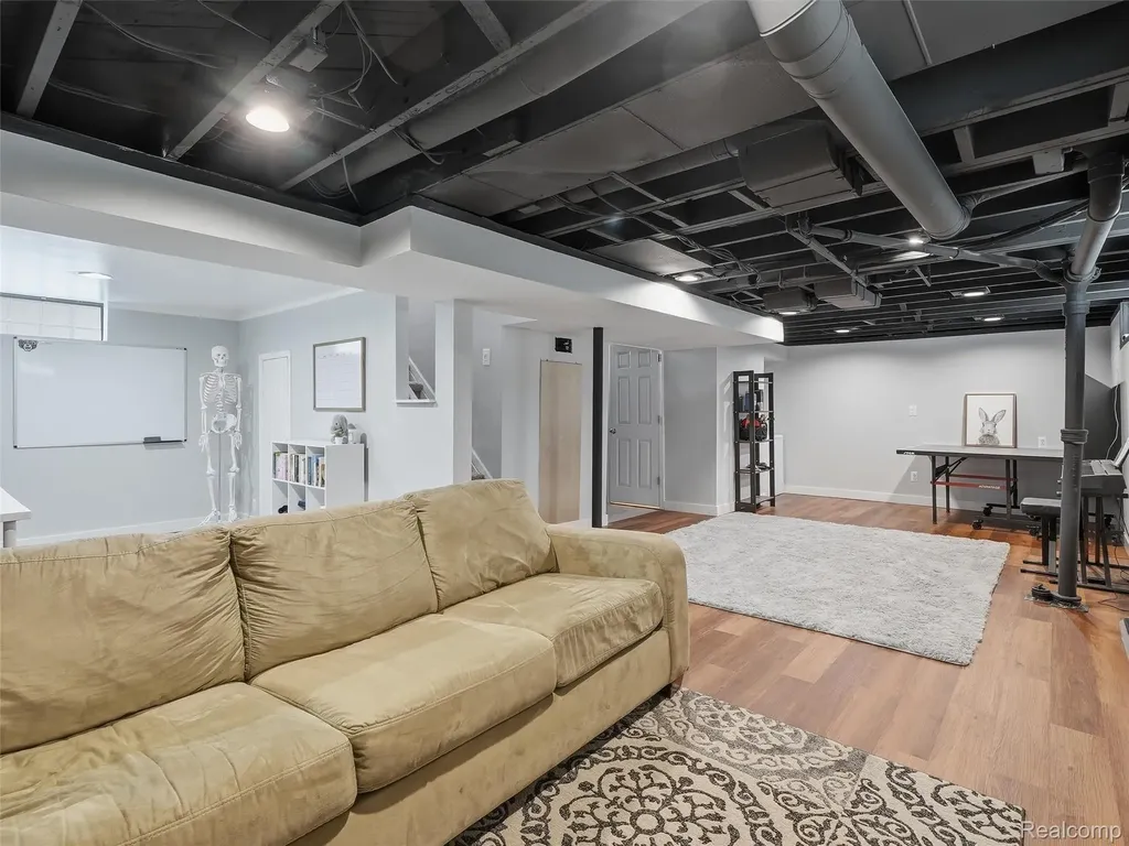 433 Dewey Street Royal Oak City MI 48067