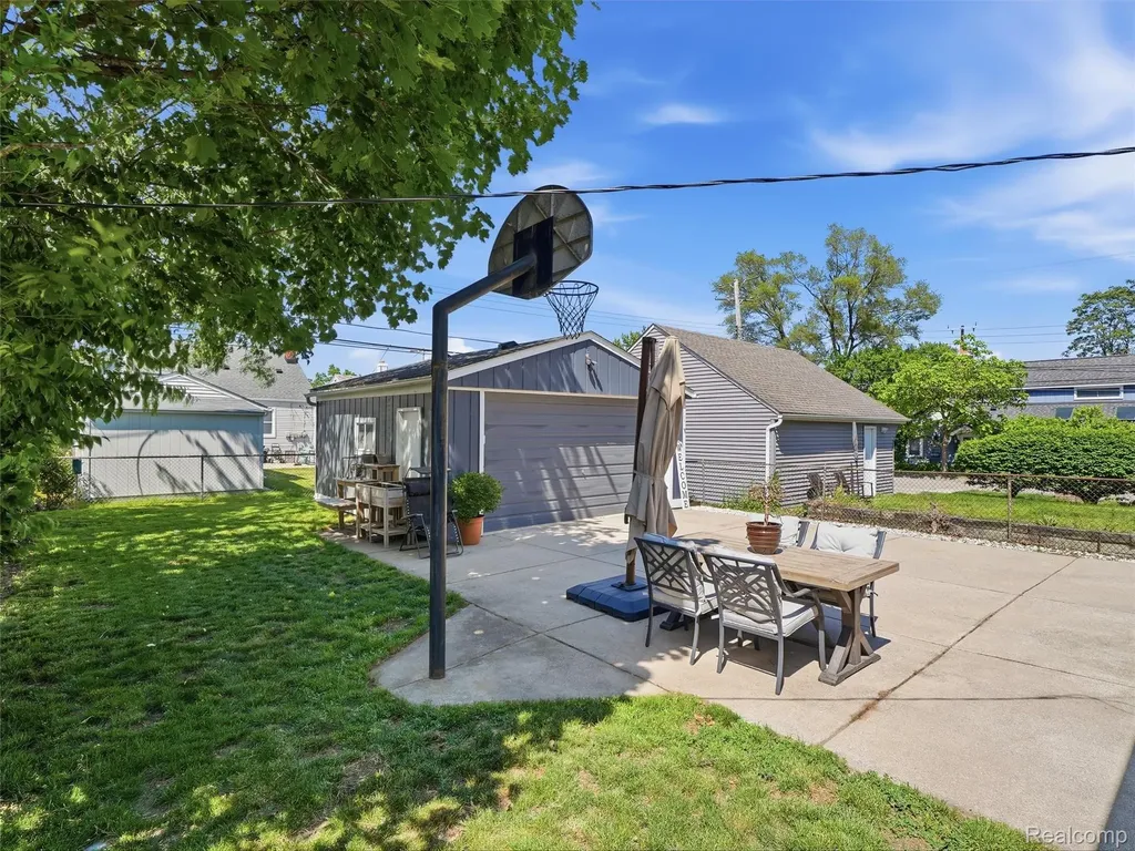 433 Dewey Street Royal Oak City MI 48067