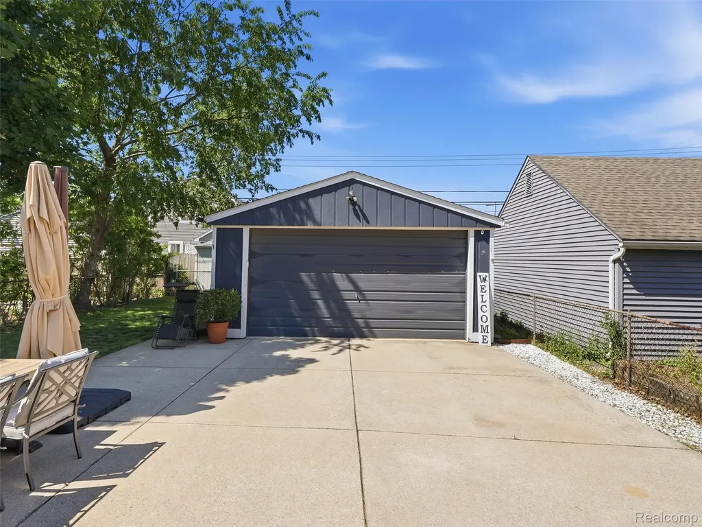 433 Dewey Street Royal Oak City MI 48067