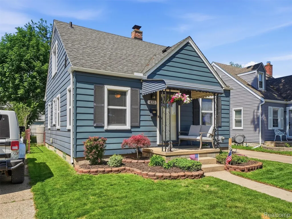 433 Dewey Street Royal Oak City MI 48067