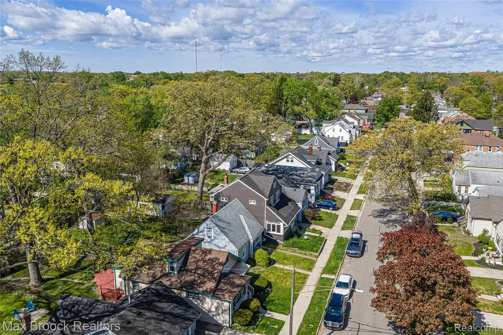 450 E Maplehurst Street Ferndale City MI 48220
