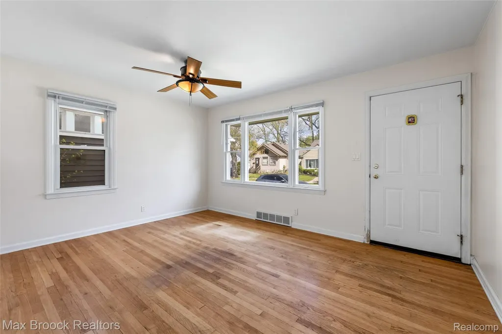 450 E Maplehurst Street Ferndale City MI 48220