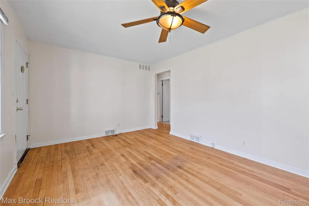 450 E Maplehurst Street Ferndale City MI 48220
