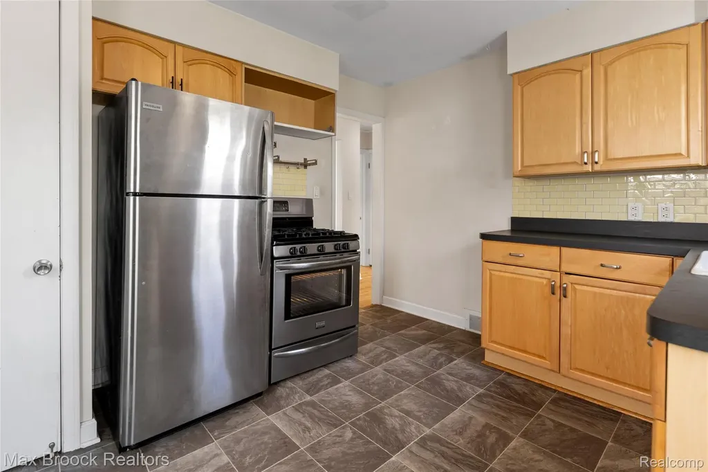 450 E Maplehurst Street Ferndale City MI 48220
