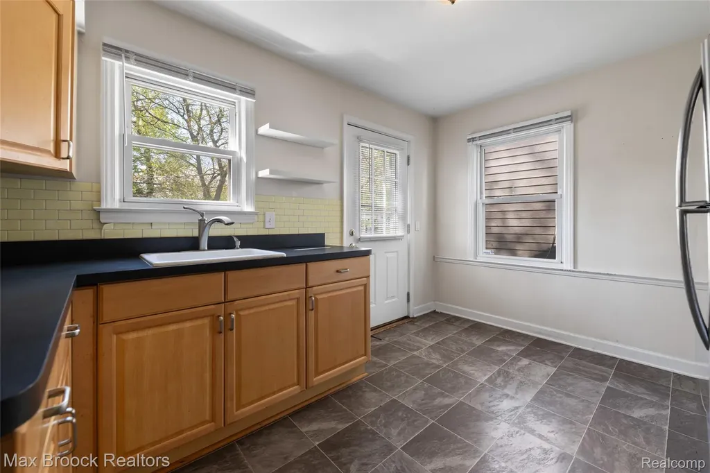 450 E Maplehurst Street Ferndale City MI 48220