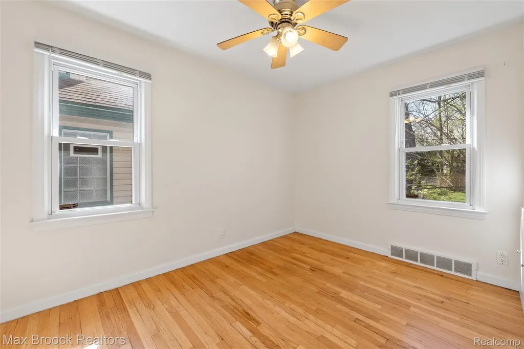 450 E Maplehurst Street Ferndale City MI 48220