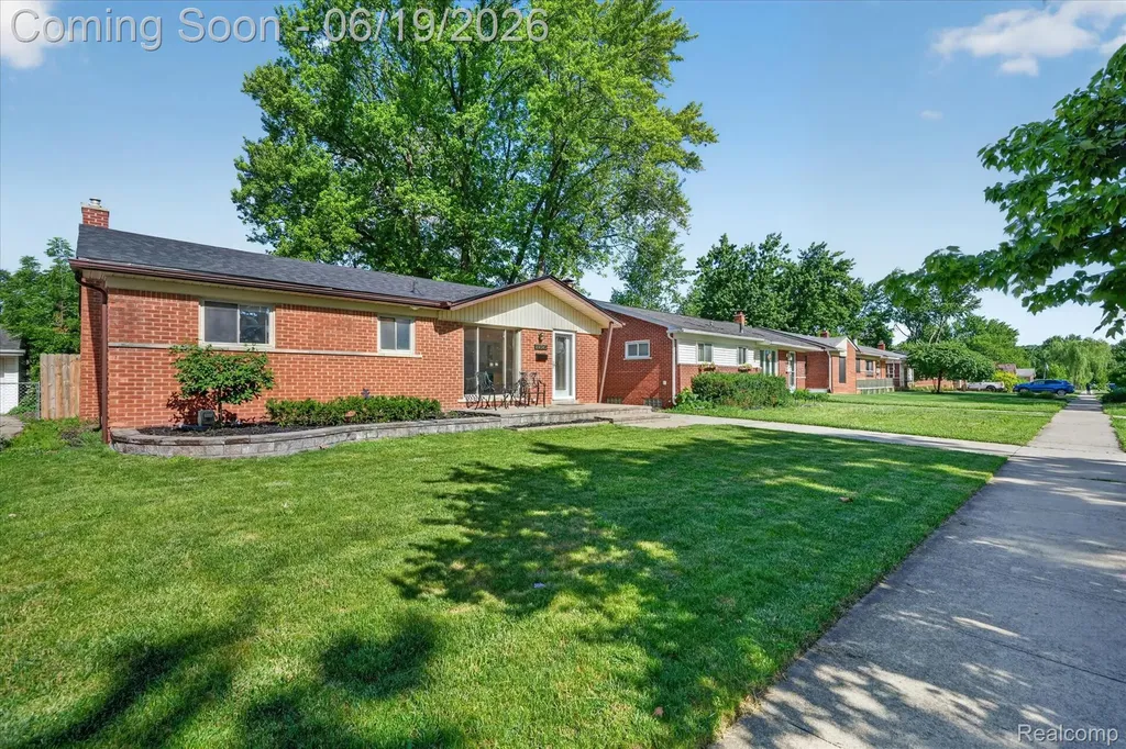 29385 Spoon Avenue Madison Heights City MI 48071