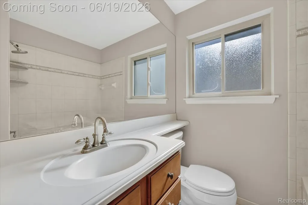 29385 Spoon Avenue Madison Heights City MI 48071