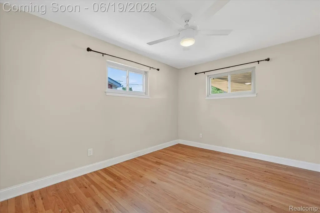 29385 Spoon Avenue Madison Heights City MI 48071