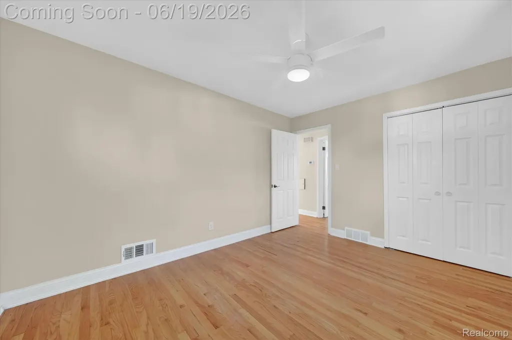 29385 Spoon Avenue Madison Heights City MI 48071