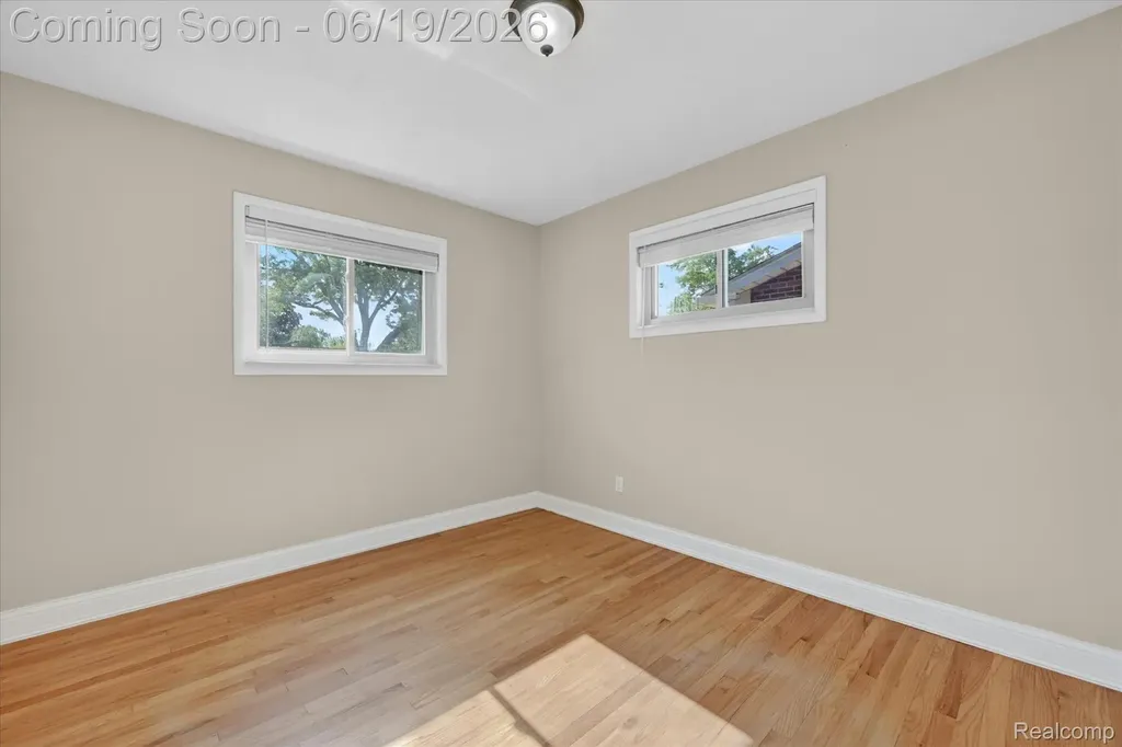 29385 Spoon Avenue Madison Heights City MI 48071