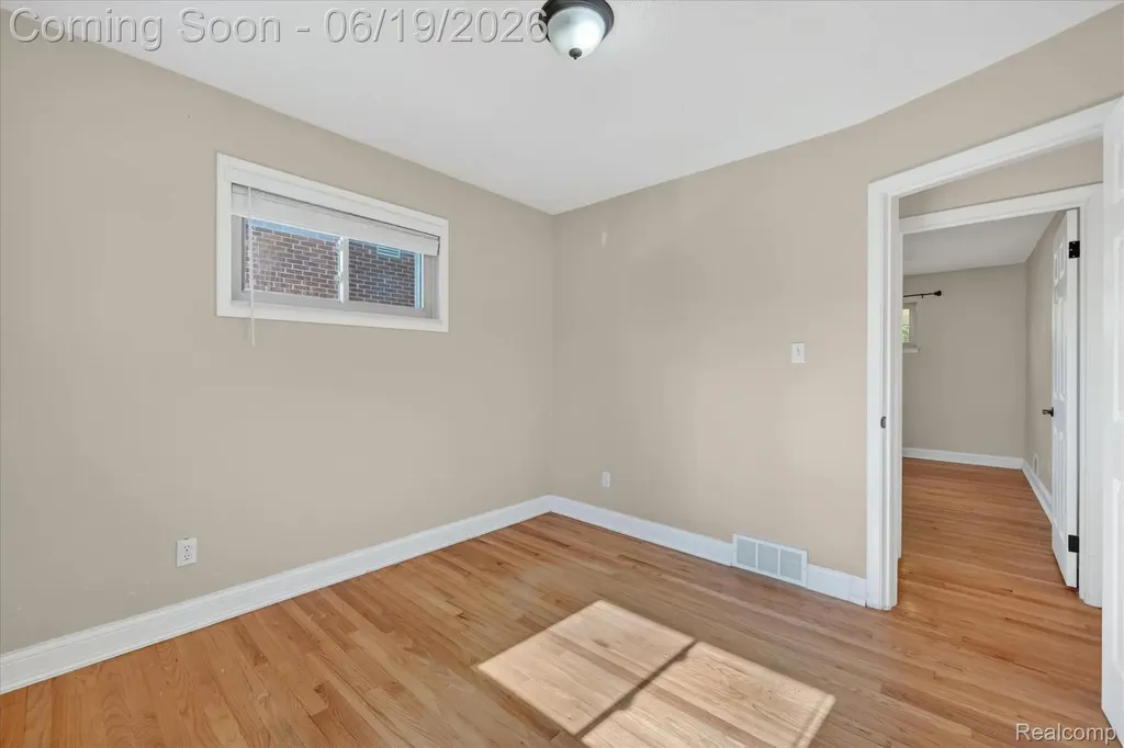 29385 Spoon Avenue Madison Heights City MI 48071