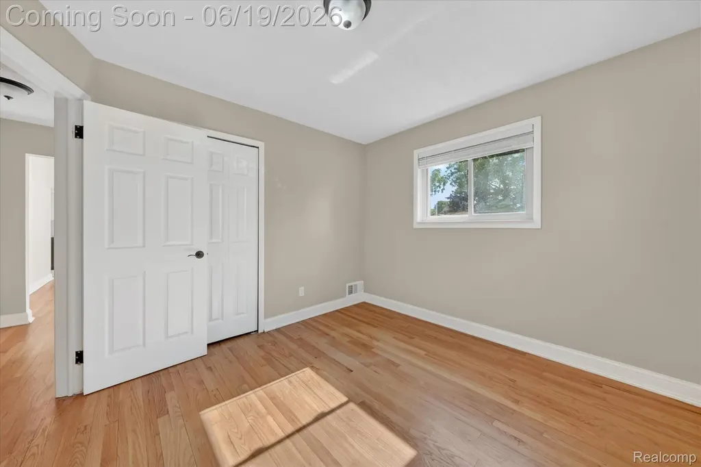 29385 Spoon Avenue Madison Heights City MI 48071
