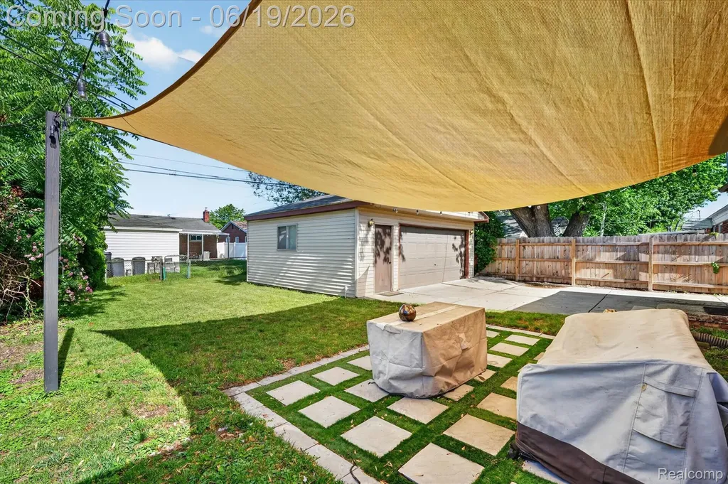 29385 Spoon Avenue Madison Heights City MI 48071