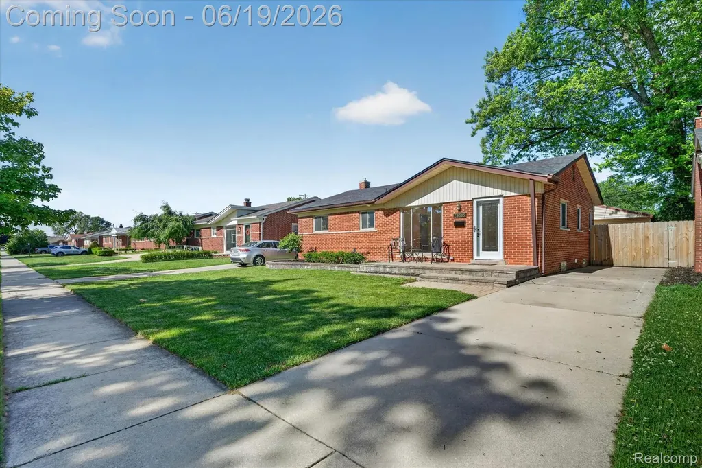 29385 Spoon Avenue Madison Heights City MI 48071