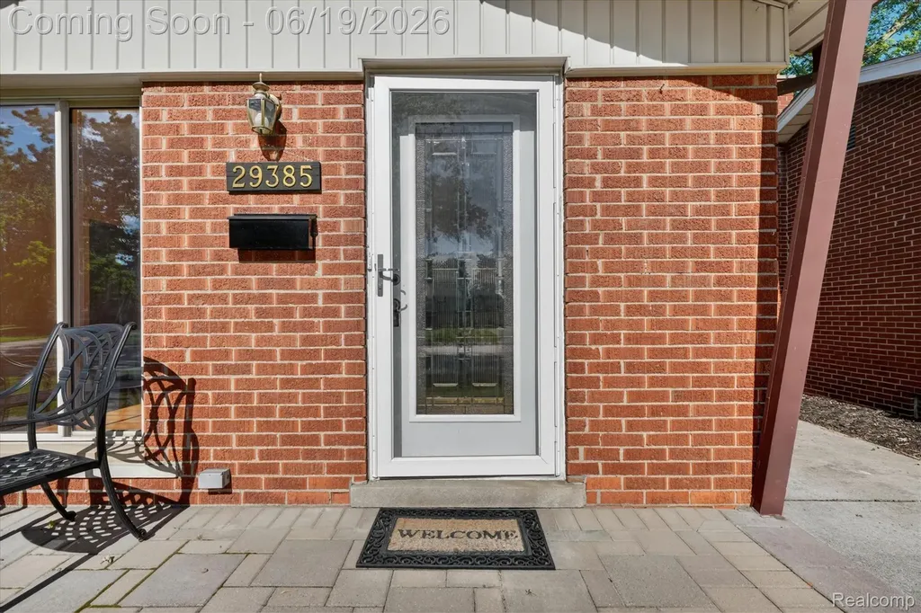 29385 Spoon Avenue Madison Heights City MI 48071