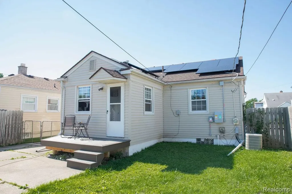 12772 Venness Street Southgate City MI 48195